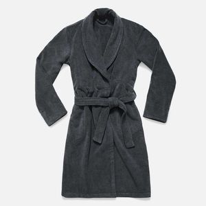 Men or Women’s Unisex Plush Robe from Brooklinen in Graphite Gray
